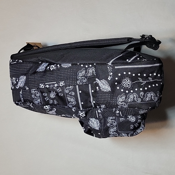 Vans Realm Backpack - Bandana Print - Picture 7 of 11
